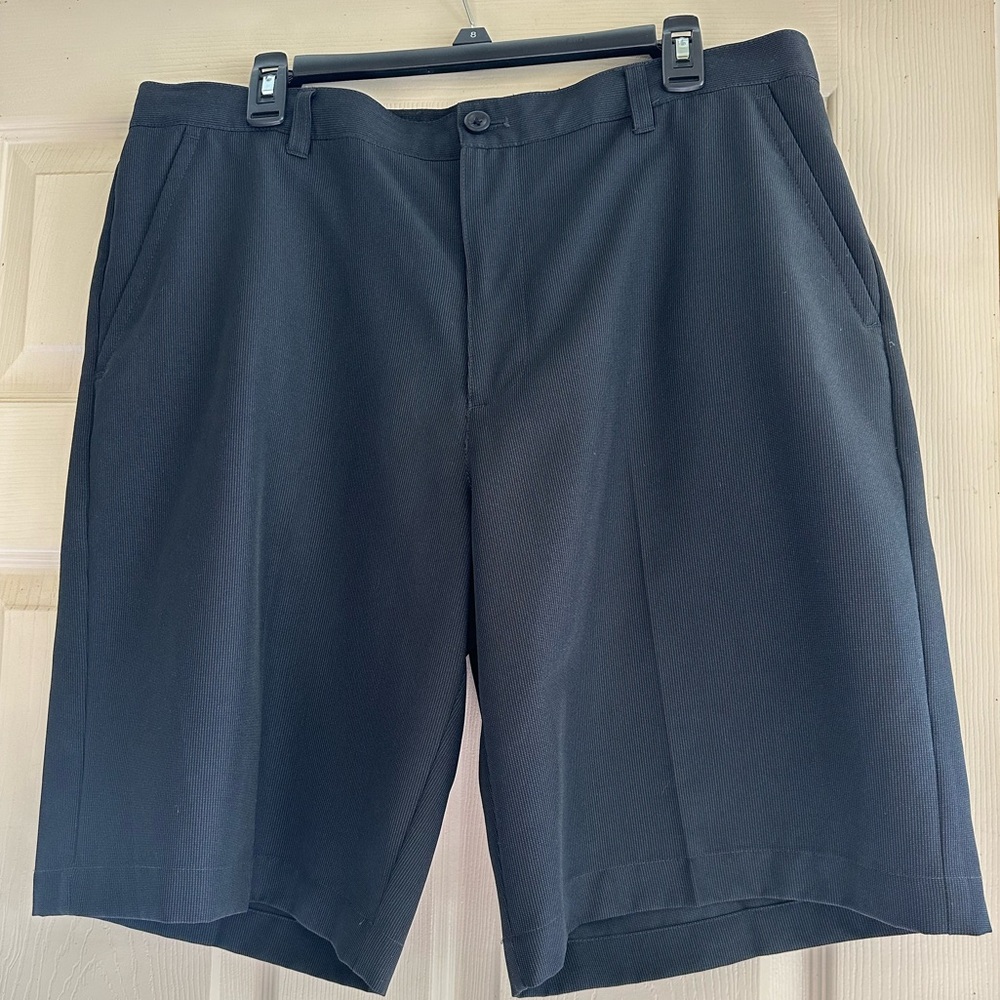IZOD Golf shorts
